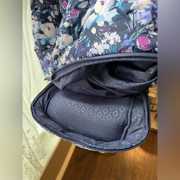 NWT Vera Bradley Featherweight Commuter Backpack ARTIST’S GARDEN PURPLE - Picture 12 of 15
